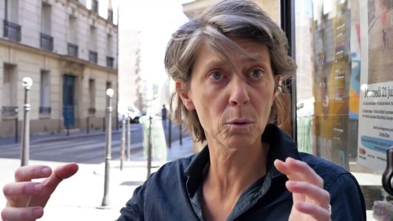 Juliette Plumecocq-Mech Conjointe et Artiste : Portrait d’une Vie Discrète et Engagée