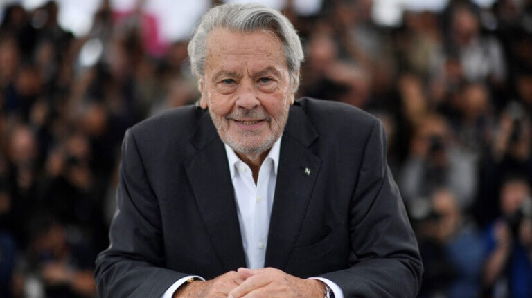 Taille Alain Delon : mythe, réalité et perception